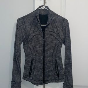Women’s define jacket size 4
